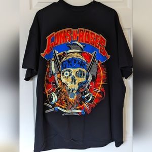 Guns N' Roses concert shirt 2017